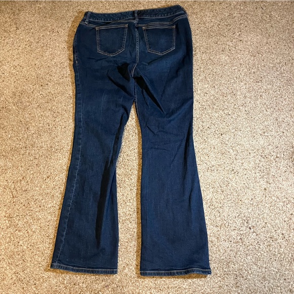 Torrid Boyfriend Cut Bootcut Jeans Dark Wash Blue Denim Stretch Size 16T - Picture 3 of 7